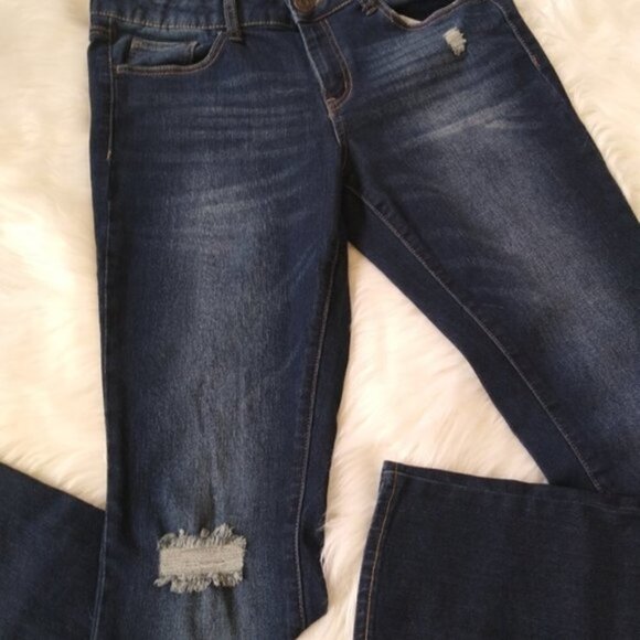 EUC So Dark Wash Distressed Skinny Jeans - Picture 4 of 13